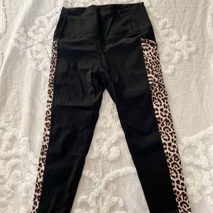 Zyia Leopard Pocket Brilliant Leggings, Size 8-10